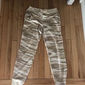 - NWT jockey camo joggers size XS